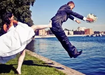 Standartların Dışına Çıkaran Düğün Pozları!